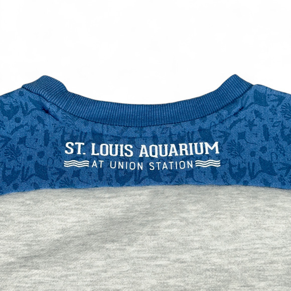 St Louis Aquarium Sweater Adult MEDIUM Gray Blue Sweatshirt Otter Union Station - Picture 6 of 8